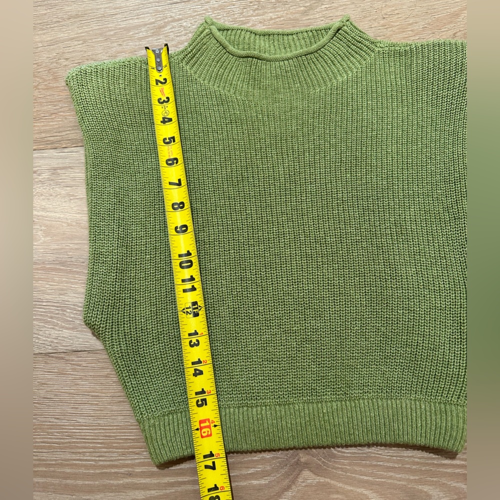 L'Academie Maja sleeveless sweater Knit Crop Top - Picture 5 of 13